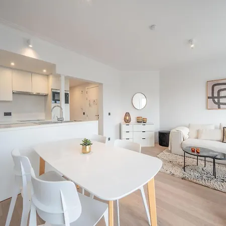 In Near Casino And 아파트 *