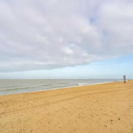 In Near Casino And 아파트 *